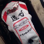 コ−イチ選手つなぎ遊心ロゴ